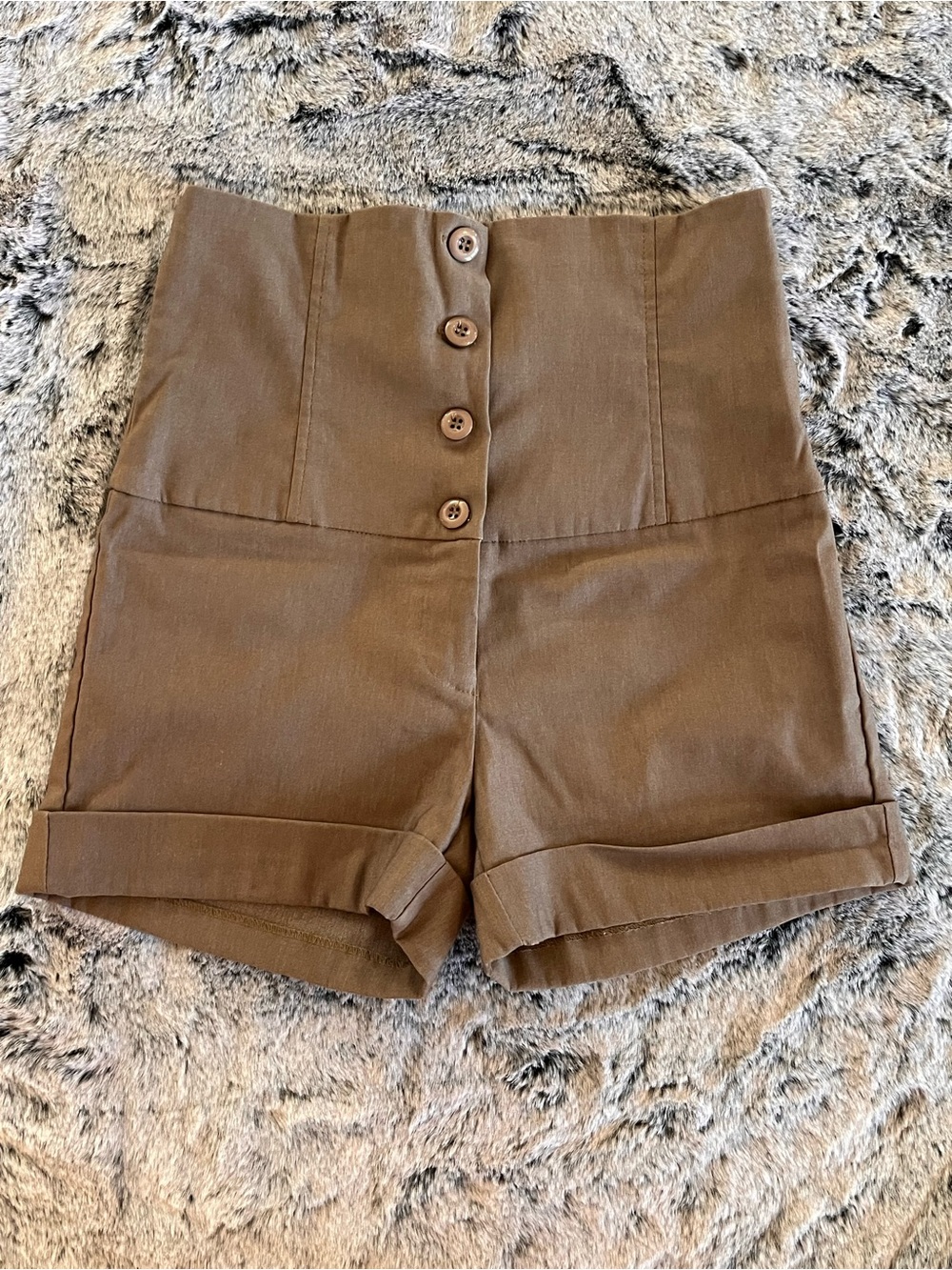 Ultra High-Waist Button Front Women’s Shorts Khaki Medium
